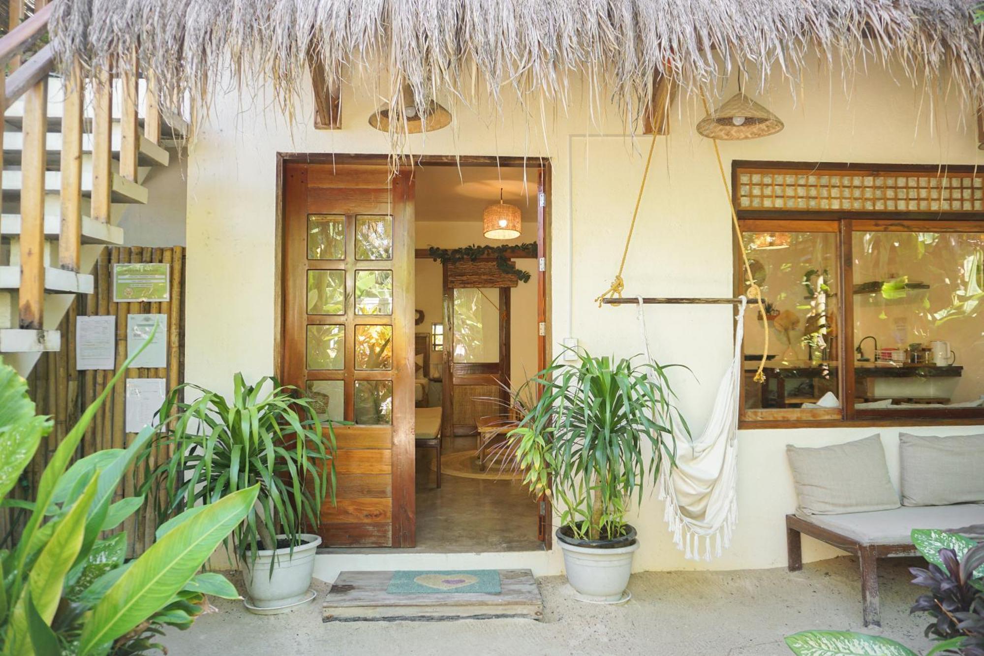Greenhouse Siargao Roadside Boutique Apartments General Luna  Bagian luar foto