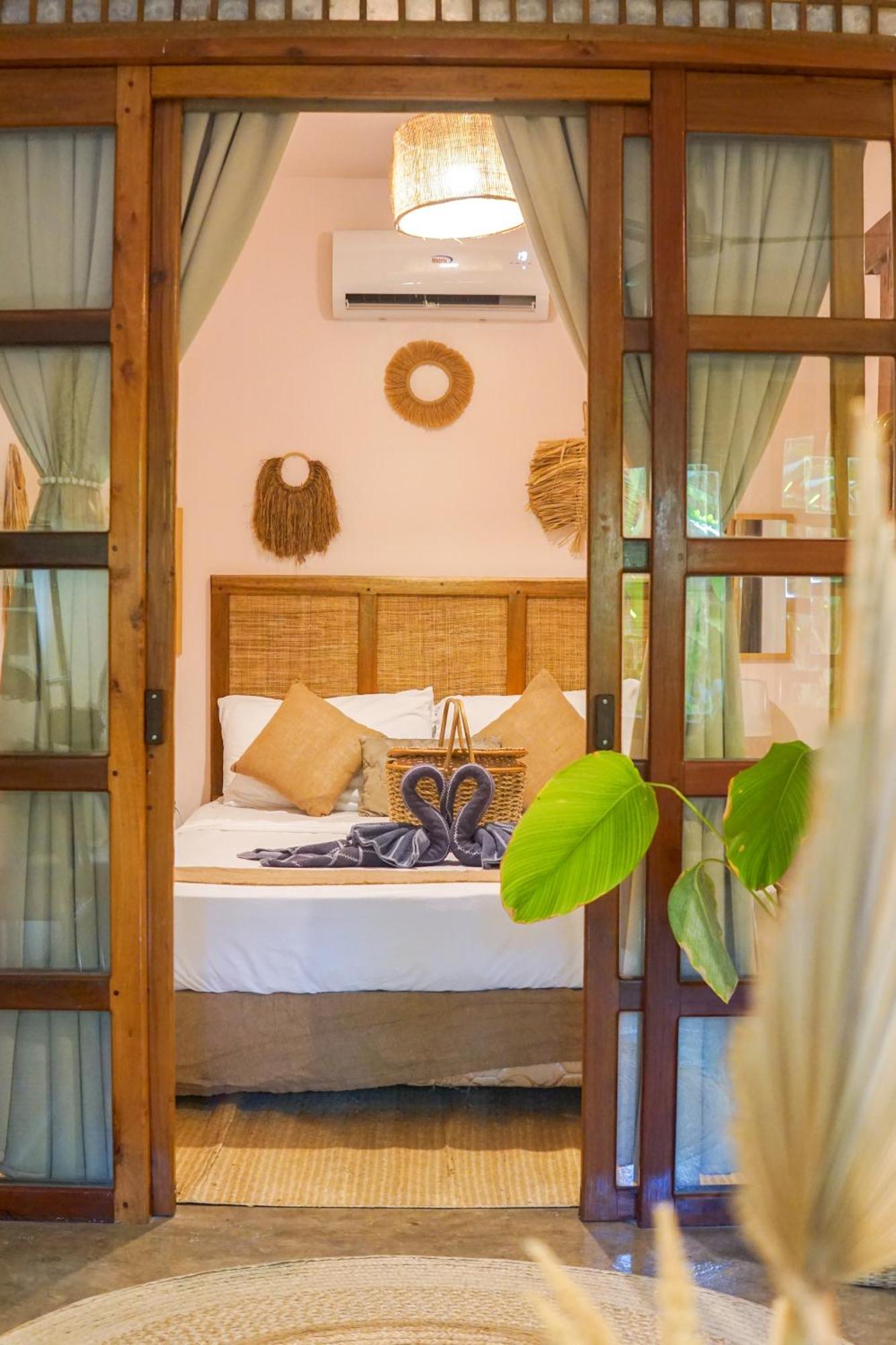 Greenhouse Siargao Roadside Boutique Apartments General Luna  Bagian luar foto