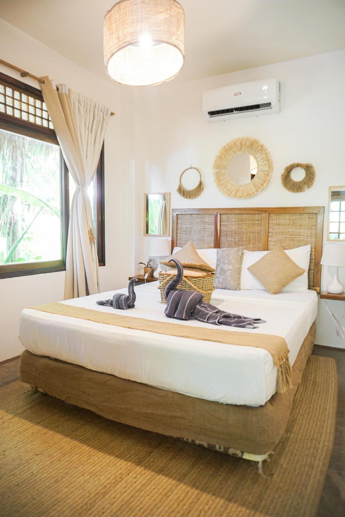 Greenhouse Siargao Roadside Boutique Apartments General Luna  Bagian luar foto